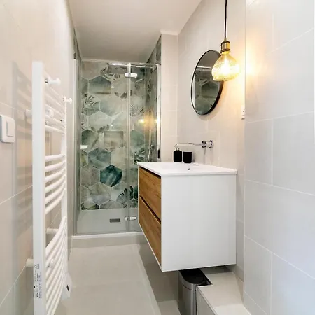 Incredible T2 - La Plaine - Very Well Located Apartment *